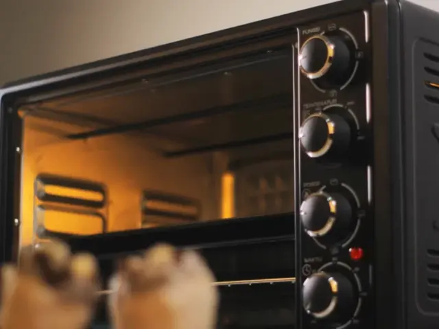 api-di-dalam-oven-gas